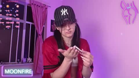 Snapshot of moonfiredance chatting on February 22, 6:17 am Nicky  online show from February 22, 6:17 am