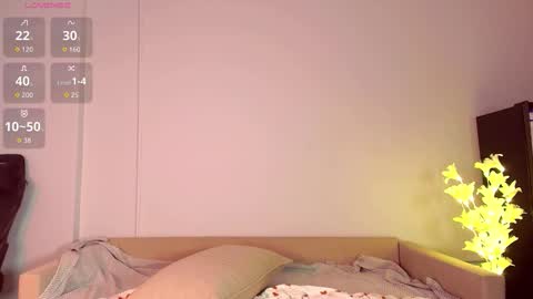 moonmimmi online show from February 20, 6:19 am