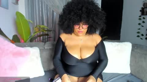 Snapshot of moradaniels chatting on January 17, 7:19 am   online show from January 17, 7:19 am