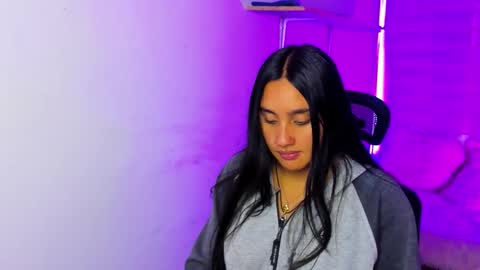 morena_rodriguez_9 online show from January 6, 4:22 pm