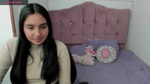 morena_rodriguez_9 online show from November 3, 7:15 pm