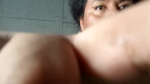 Morenatransmadura online show from August 5, 5:15 am