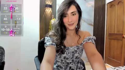 Moriah online show from December 22, 7:31 pm