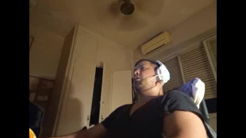 Snapshot of morocho777 chatting on February 26, 5:03 am Bruno online show from February 26, 5:03 am