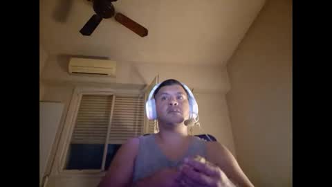 Snapshot of morocho777 chatting on December 16, 5:06 am Bruno online show from December 16, 5:06 am