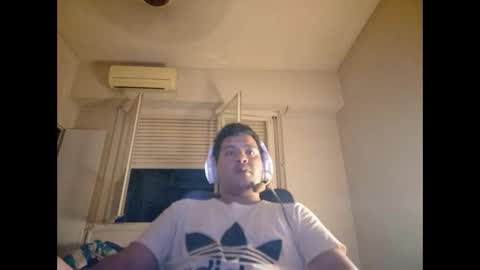 Snapshot of morocho777 chatting on February 17, 4:09 am Bruno online show from February 17, 4:09 am