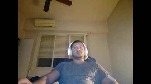 Snapshot of morocho777 chatting on February 27, 4:35 am Bruno online show from February 27, 4:35 am