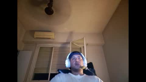 Snapshot of morocho777 chatting on February 24, 4:49 am Bruno online show from February 24, 4:49 am