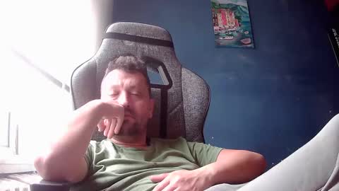 moustapha online show from December 7, 8:05 am