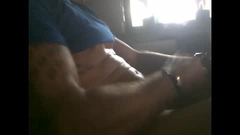 Snapshot of mowgli1977 chatting on December 2, 10:03 am mowgli1977 online show from December 2, 10:03 am