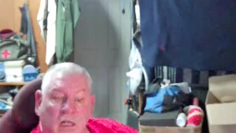 mr_canoe_licker_69 online show from February 14, 8:37 pm