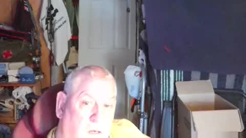 mr_canoe_licker_69 online show from February 10, 8:21 pm
