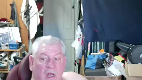 mr_canoe_licker_69 online show from March 10, 8:56 pm
