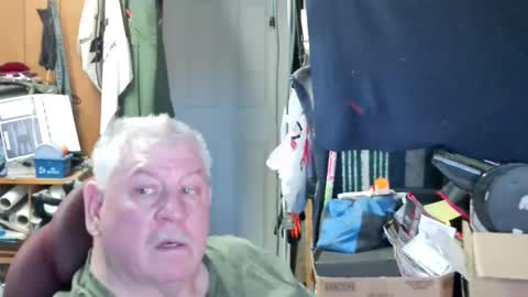 mr_canoe_licker_69 online show from March 9, 6:32 pm