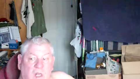 mr_canoe_licker_69 online show from March 3, 7:17 pm