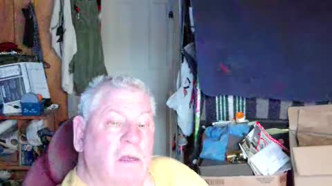 mr_canoe_licker_69 online show from March 4, 6:29 pm
