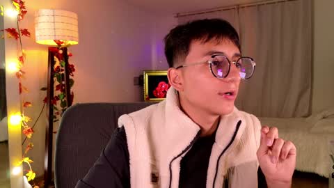 Mr Evans online show from February 4, 2:53 pm