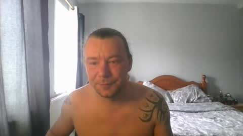 mr_i_ online show from April 10, 9:58 am