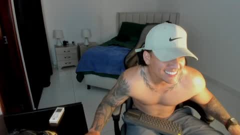 mr_maximo online show from May 26, 5:24 am