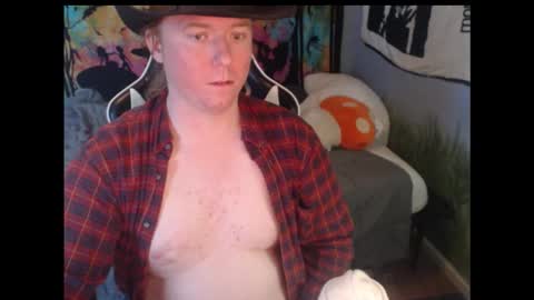 Snapshot of mr_strawberry chatting on October 23, 11:27 pm mr_strawberry online show from October 23, 11:27 pm