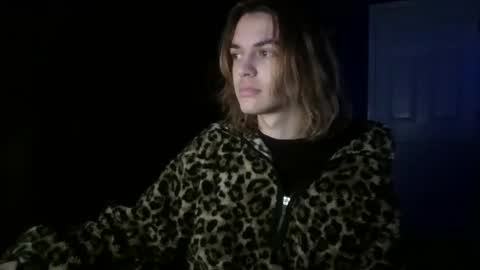 Ant online show from December 28, 5:55 am