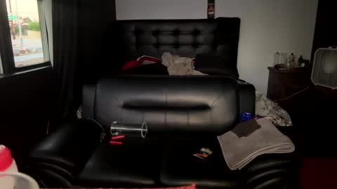 MrBigDThomas online show from March 27, 1:34 pm