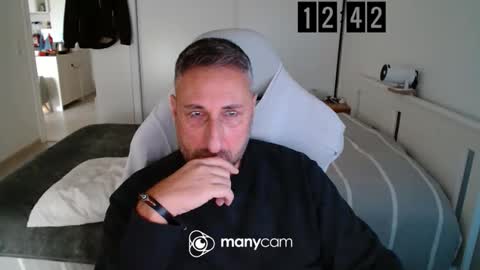 mrdr0o0o online show from November 25, 11:42 am