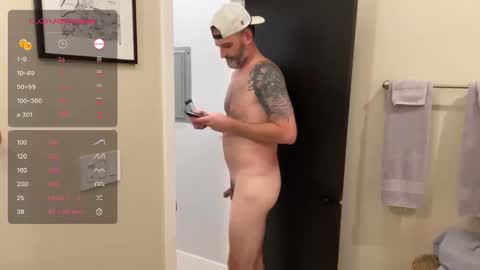 Snapshot of mrexhibits chatting on October 1, 3:38 am mrexhibits online show from October 1, 3:38 am