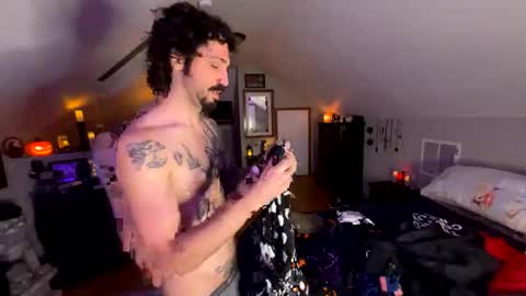 mrfanceypants online show from April 27, 5:27 am