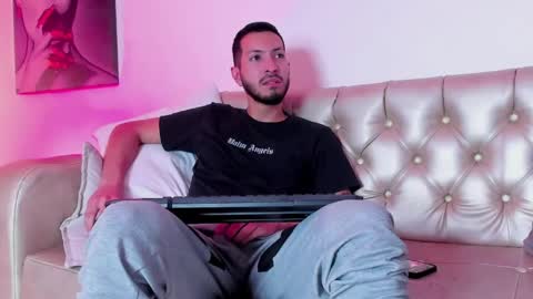 Andy online show from April 22, 2:52 am