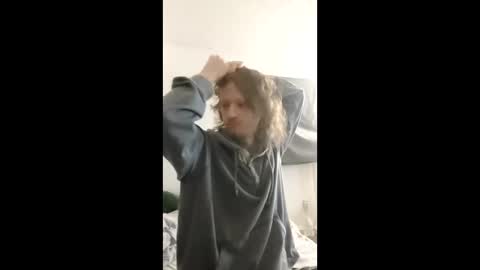 Ian online show from January 19, 9:19 am