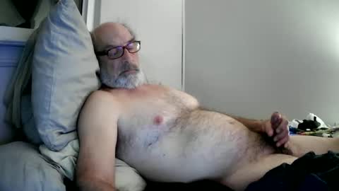 Snapshot of mrjames59 chatting on January 18, 9:34 am mrjames59 online show from January 18, 9:34 am