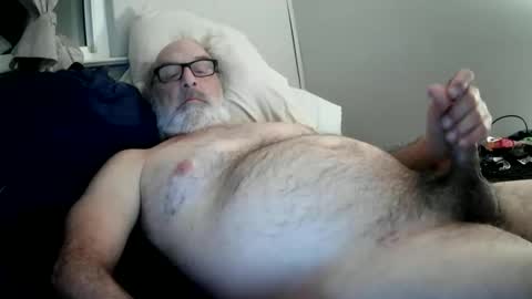 Snapshot of mrjames59 chatting on January 23, 2:44 am mrjames59 online show from January 23, 2:44 am