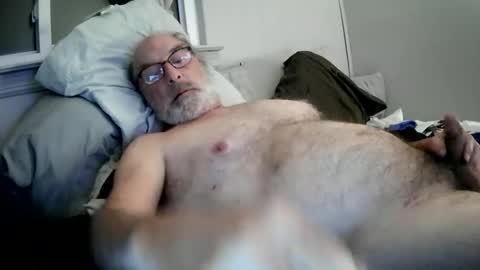 Snapshot of mrjames59 chatting on January 13, 4:07 am mrjames59 online show from January 13, 4:07 am