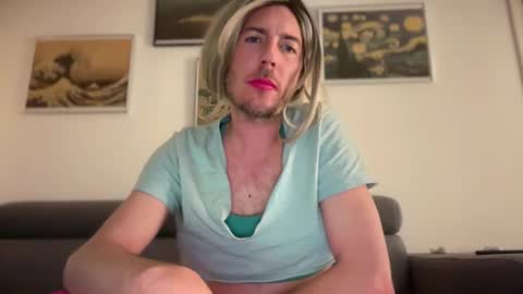 TaleOfLaura online show from January 10, 11:32 pm