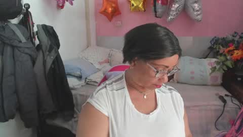 mrs_mommy online show from May 16, 5:33 pm
