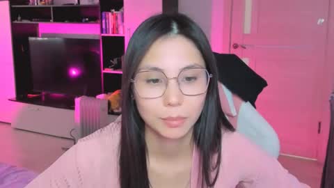 ms_emily_ online show from April 11, 9:46 am