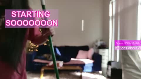 R o r i  SnapChat heyroriv2 wednesday - sunday Noon oclock mountain - 5pm mountain online show from February 25, 3:59 pm