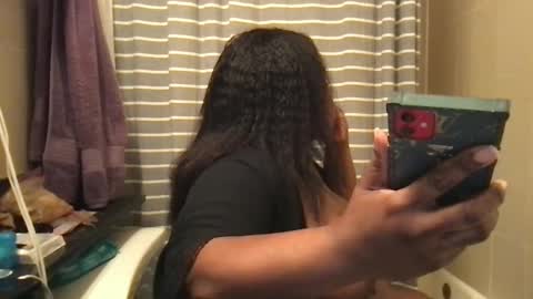 Snapshot of msjonemillion chatting on February 4, 1:23 am Chocolate  Candy   Stick online show from February 4, 1:23 am