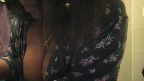 Snapshot of msjonemillion chatting on February 20, 1:25 am Chocolate  Candy   Stick online show from February 20, 1:25 am