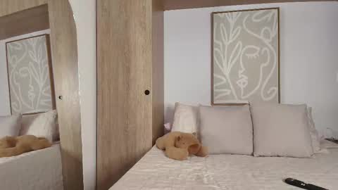 Zara online show from March 18, 2:17 am