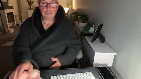 mtb1697 online show from September 15, 9:27 pm