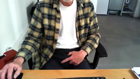 mucfag online show from May 8, 10:43 am
