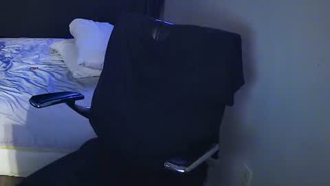 Muffdiver online show from February 19, 9:28 am