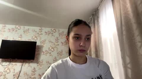 Tia online show from April 9, 6:06 am