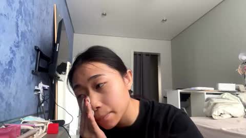 Mia online show from February 5, 4:05 am