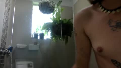 Snapshot of munchi_ chatting on February 17, 1:00 pm   online show from February 17, 1:00 pm