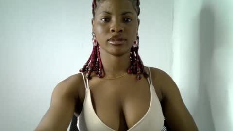 muscle_queen0 online show from February 12, 8:40 am