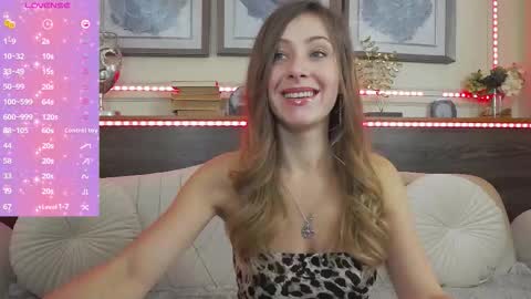 Luna  online show from November 13, 7:38 pm