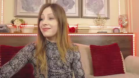 Luna  online show from February 25, 8:45 pm